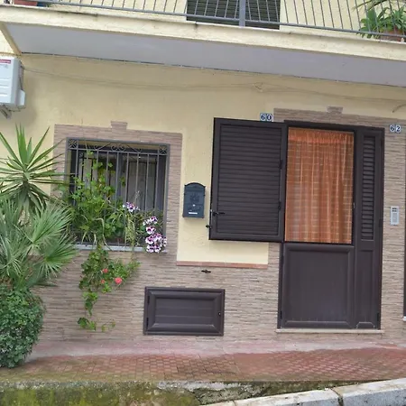 Jolly House Apartment *